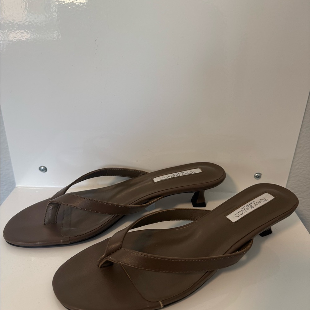 Tony Bianco Brown 6.5 Women's Sandals Heel Pluto Open Toe Mule